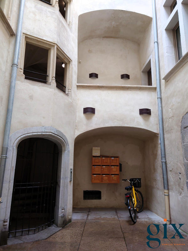 Appartement - 85 m² - 4 pièces