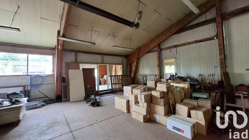 Maison - 800 m² - 4 pièces