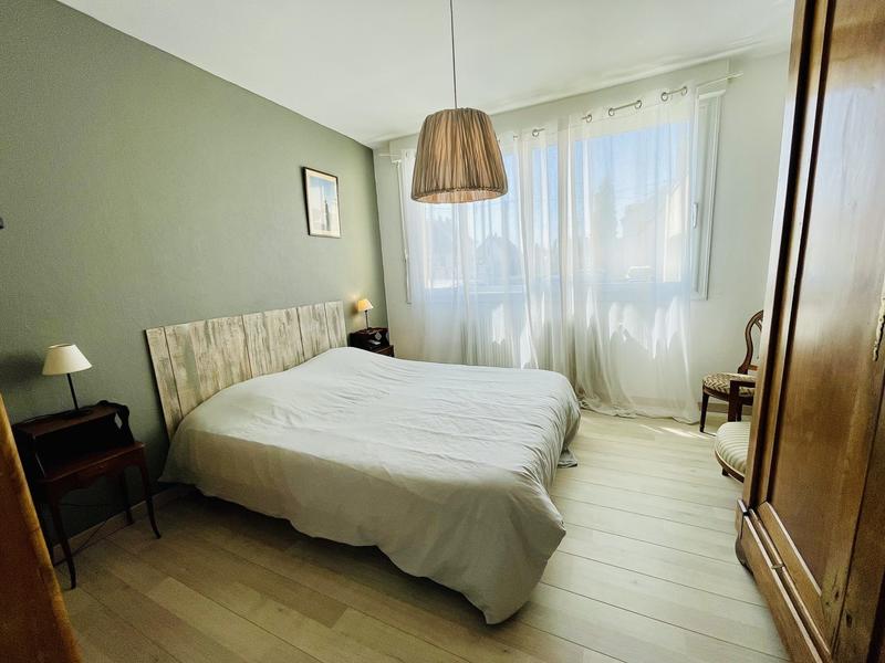 Maison - 189 m² - 8 pièces