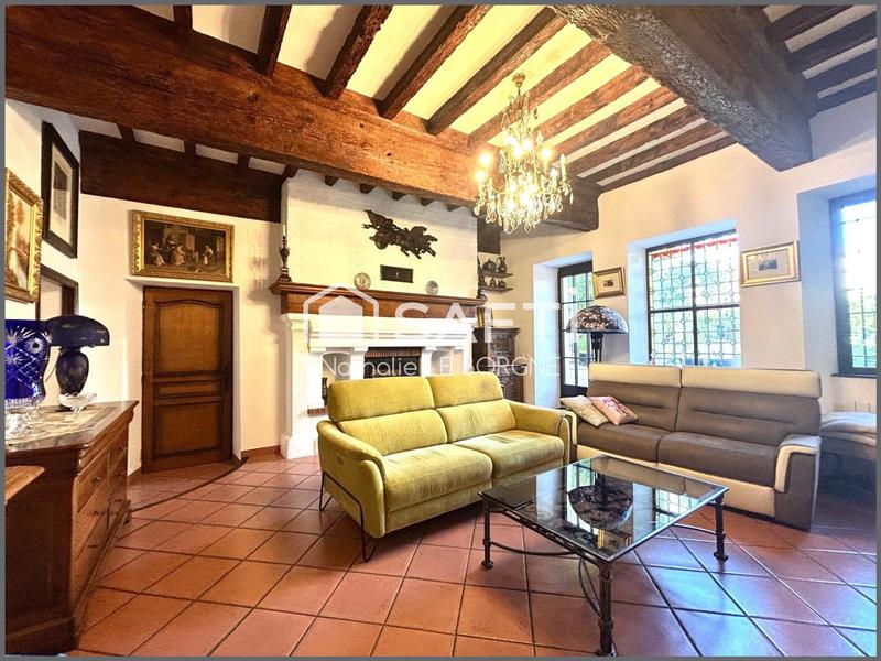 Maison - 247 m² - 7 pièces