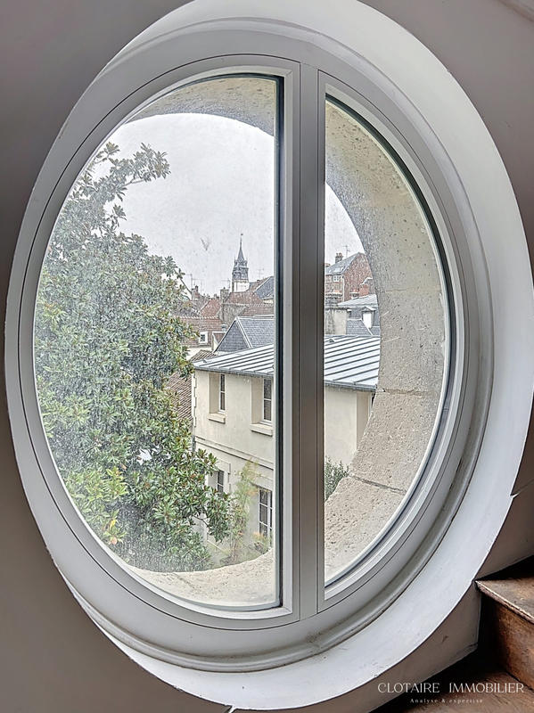 Maison - 600 m² - 12 pièces