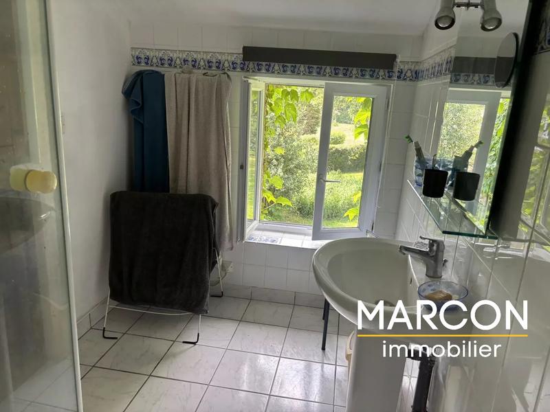 Propriété - 212 m² - 9 pièces