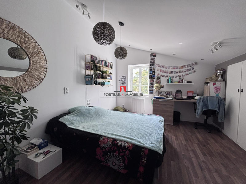 Maison - 300 m² - 11 pièces