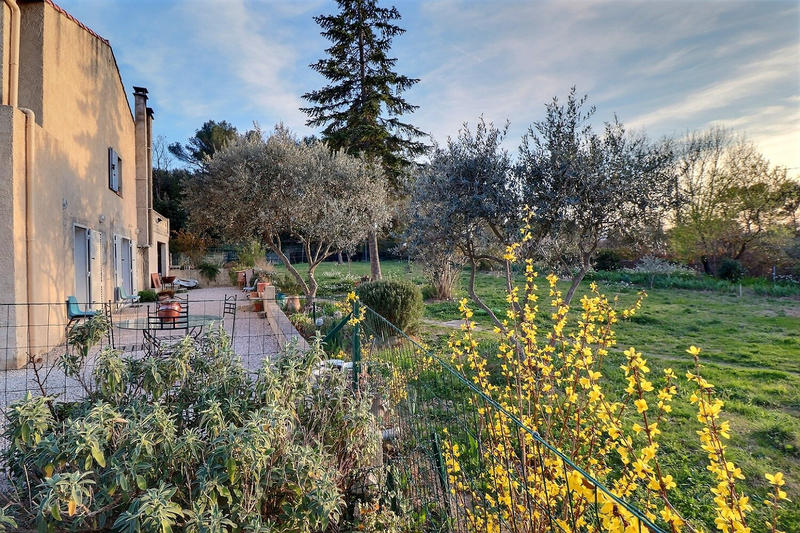 Maison - 230 m² - 7 pièces