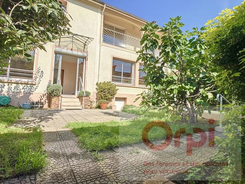 Maison - 187 m² - 7 pièces