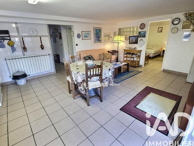 Maison - 385 m² - 11 pièces