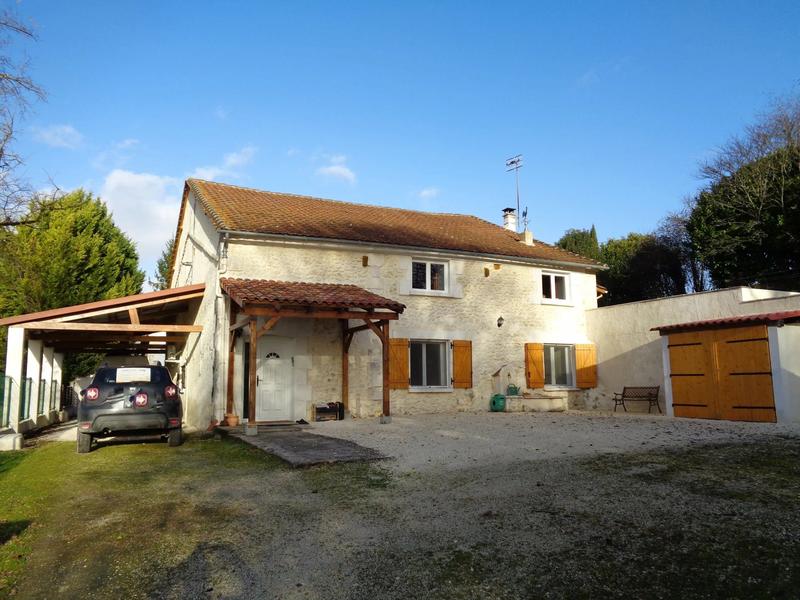 Maison traditionnelle - 270 m² - 7 pièces