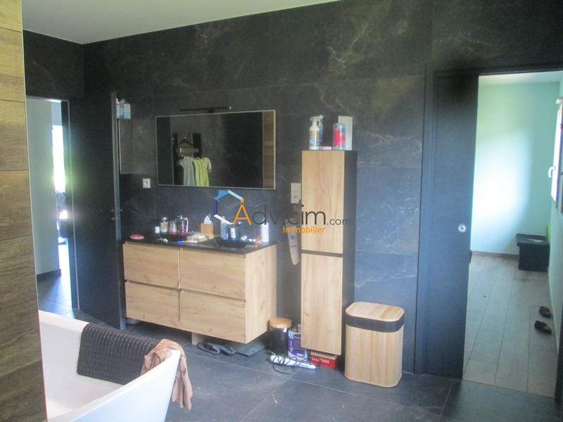 Maison - 172 m² - 8 pièces