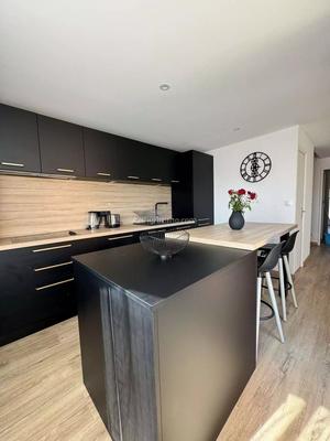 Appartement - 93 m² - 4 pièces