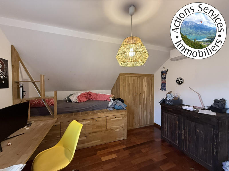 Maison - 166 m² - 6 pièces