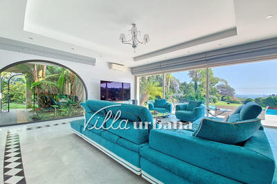 Maison - 218 m² - 6 pièces