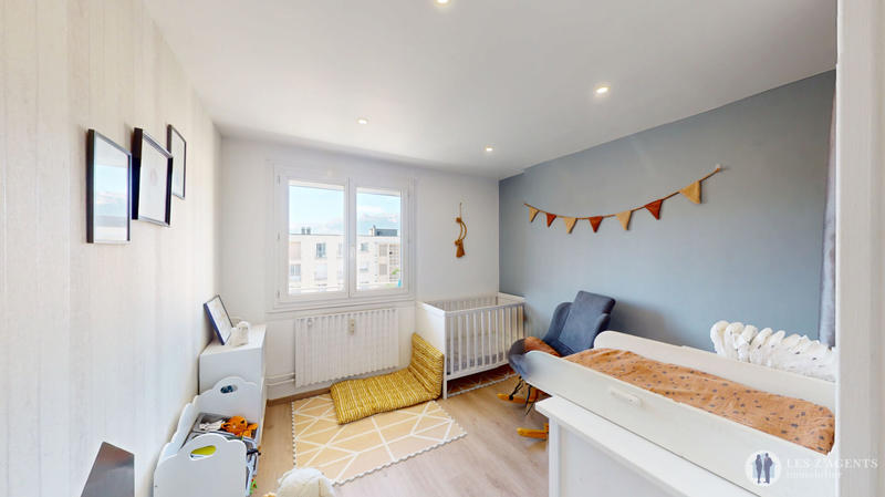 Appartement - 94 m² - 5 pièces