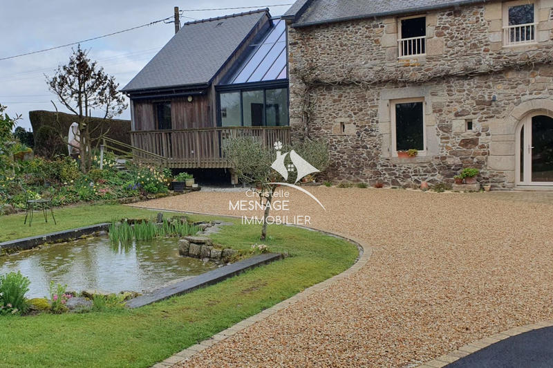 Maison - 202 m² - 10 pièces