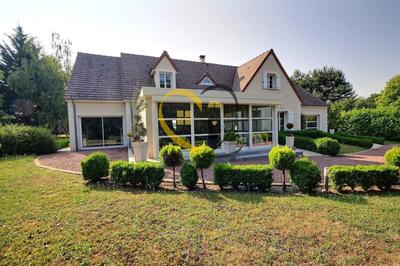 Maison - 300 m² - 11 pièces