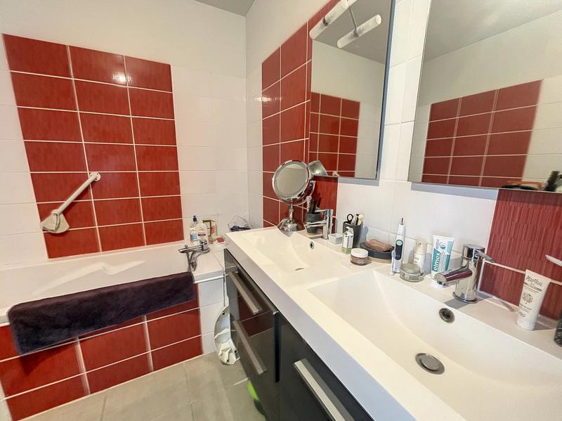 Appartement - 85 m² - 3 pièces