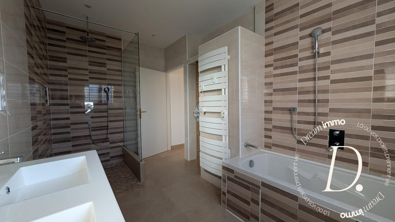 Maison - 136 m² - 5 pièces