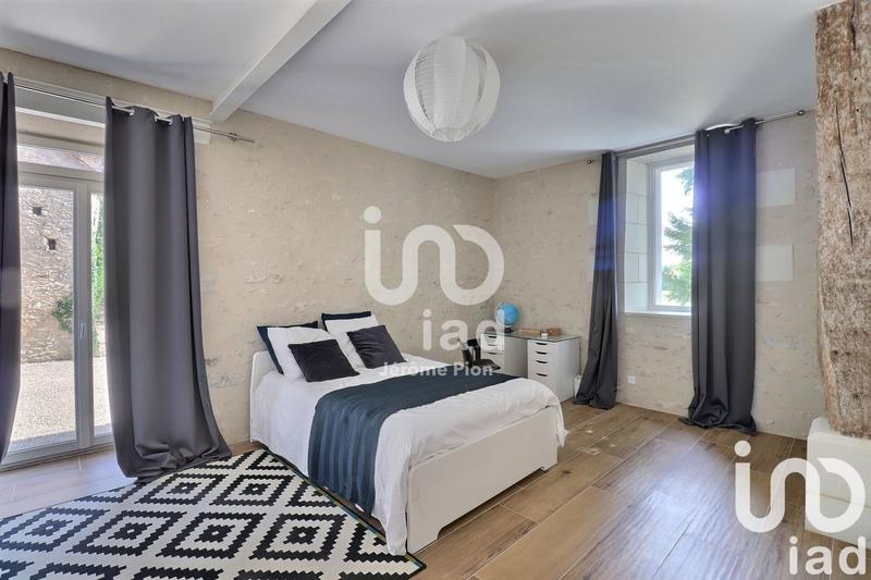 Maison - 470 m² - 10 pièces