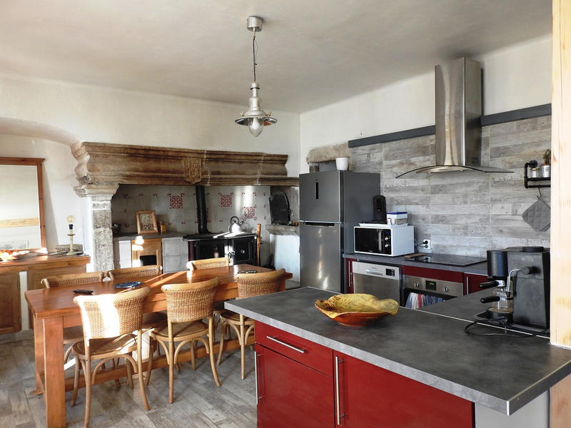 Mas - 400 m² - 20 pièces