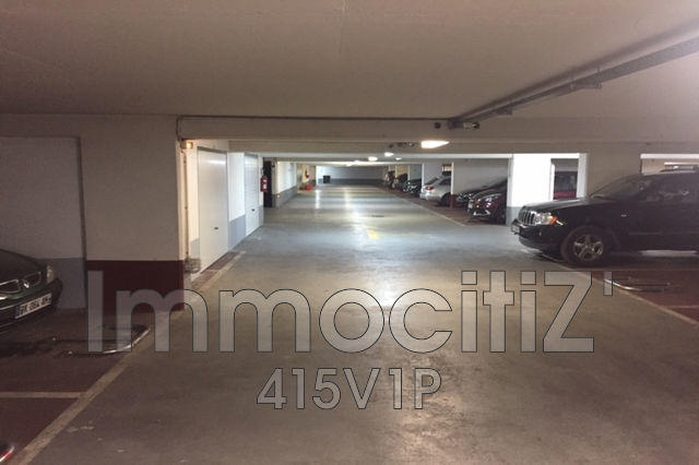 Parking / Garage - 12 m²