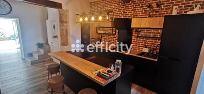 Maison - 250 m² - 6 pièces