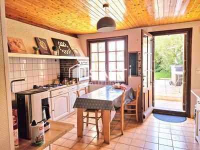 Maison - 90 m² - 4 pièces