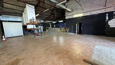 Local commercial - 679 m²