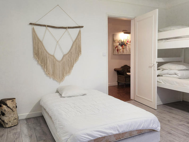 Maison - 220 m² - 7 pièces