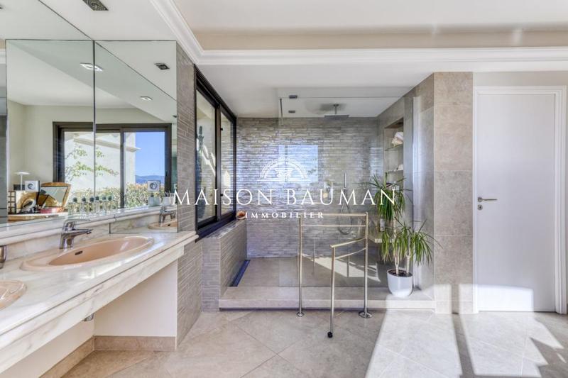 Villa - 311 m² - 7 pièces