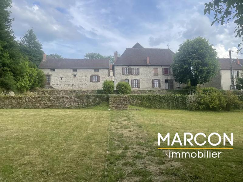 Maison - 212 m² - 8 pièces