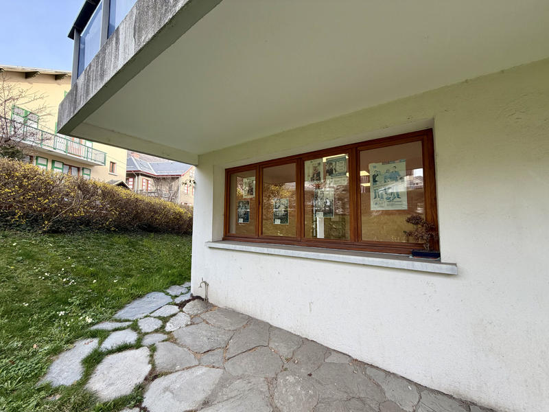 Local commercial - 76 m² - 3 pièces