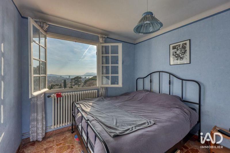 Maison - 201 m² - 8 pièces