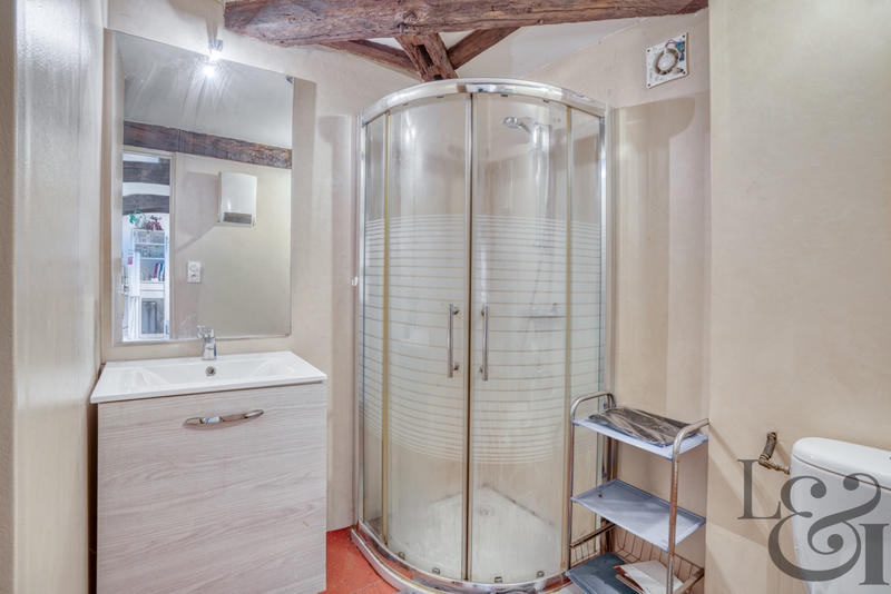 Maison - 304 m² - 16 pièces