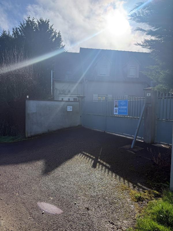 Maison - 215 m² - 10 pièces