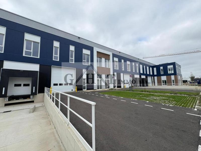 Entrepôt - 1 000 m²