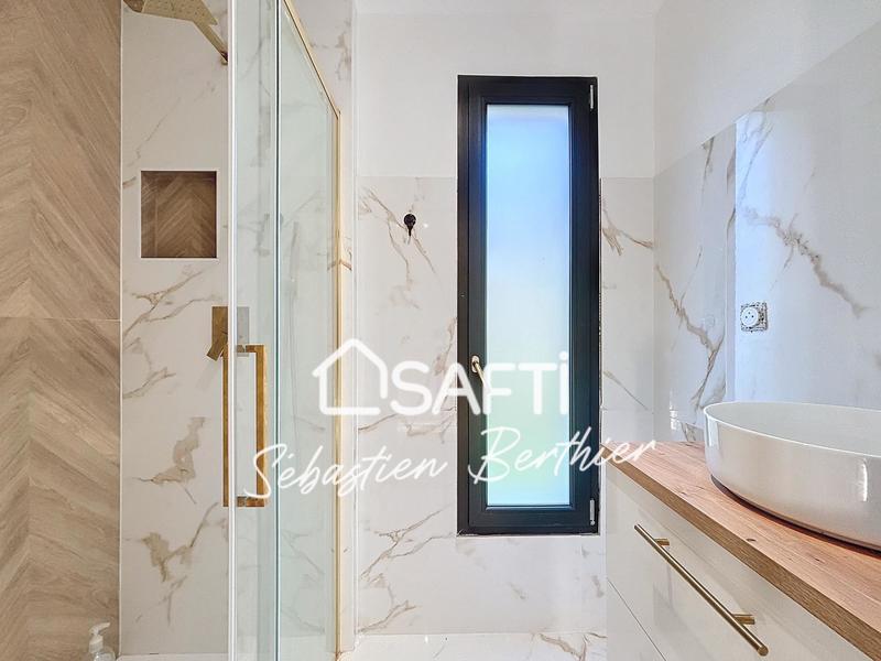 Maison - 180 m² - 7 pièces