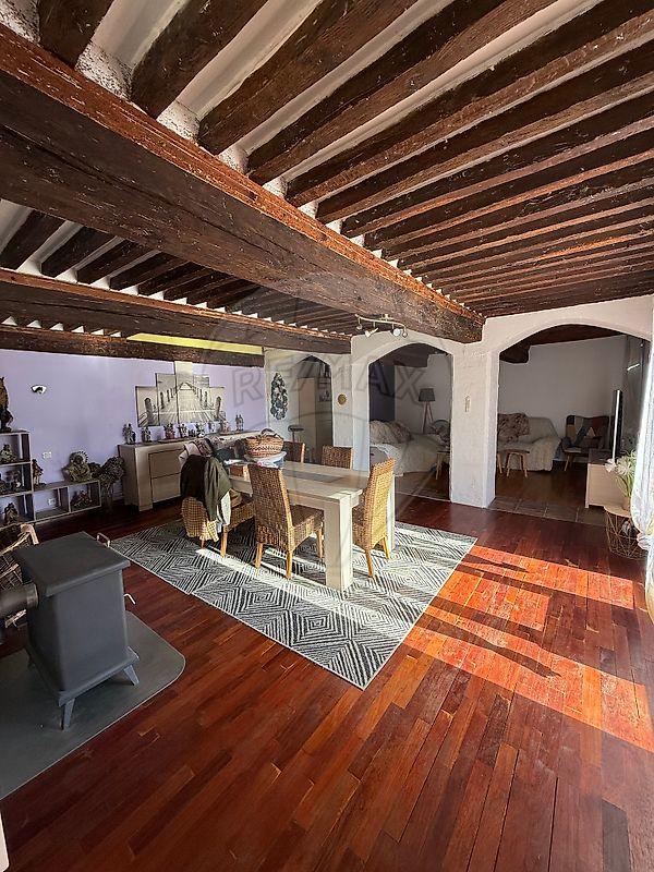 Maison - 270 m² - 7 pièces