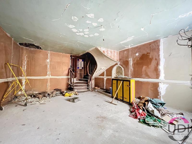 Maison - 315 m² - 2 pièces