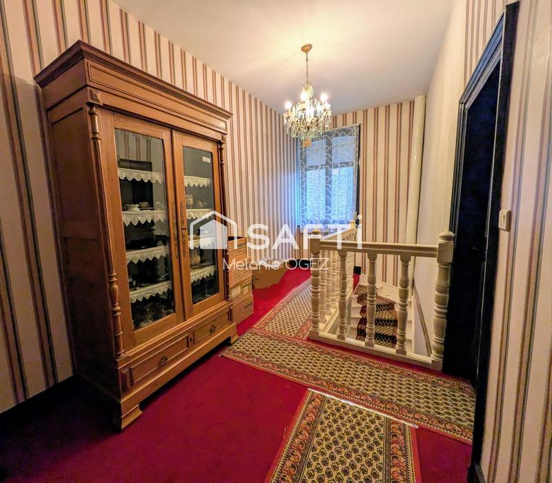 Maison - 268 m² - 8 pièces