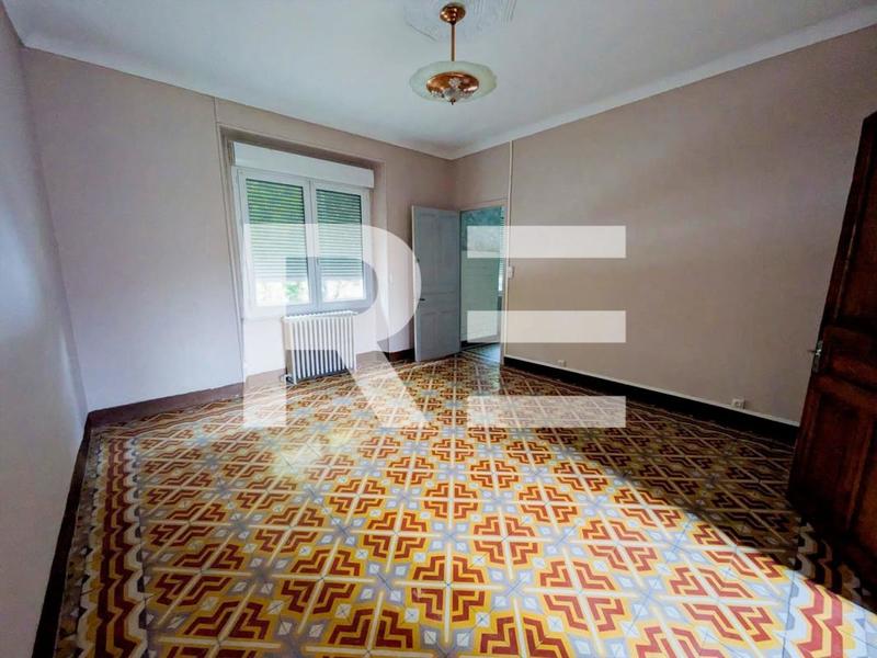 Maison - 420 m² - 14 pièces