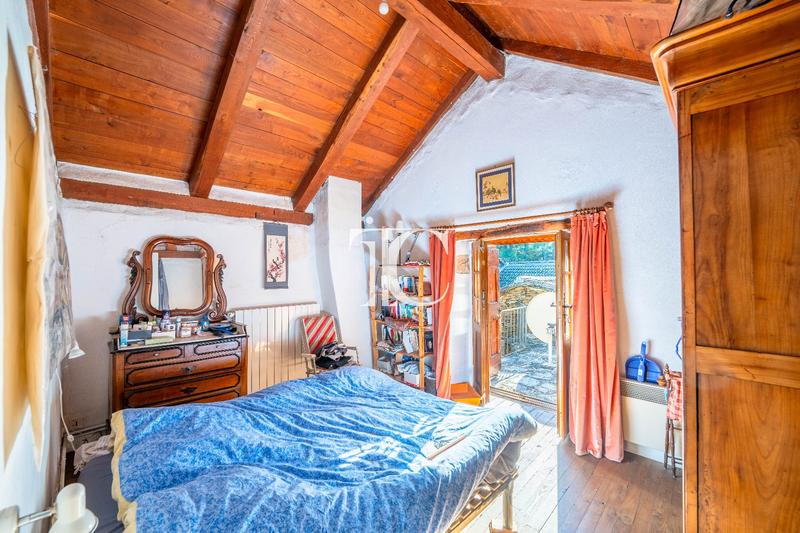 Mas - 244 m² - 13 pièces