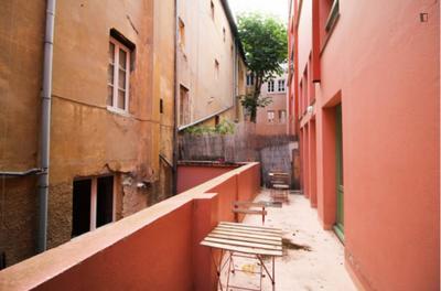 Chambre - 12 m² - 5 pièces