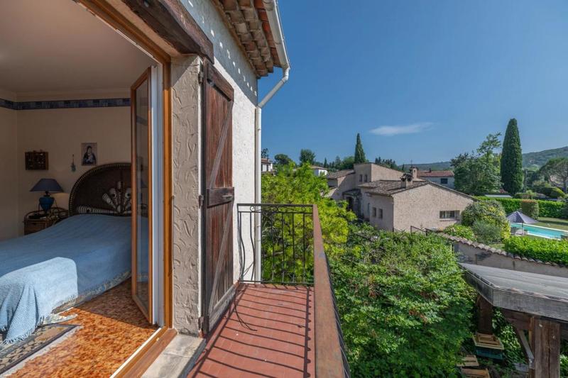Maison - 298 m² - 10 pièces