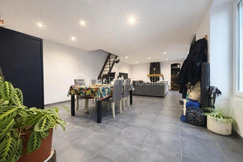 Maison - 105 m² - 5 pièces