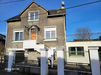 Maison traditionnelle - 89 m² - 5 pièces