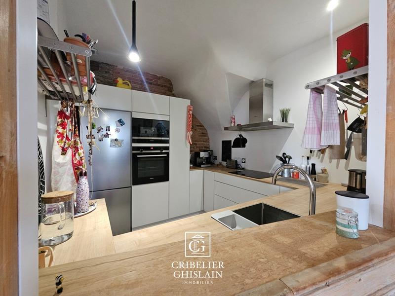 Appartement bourgeois - 190 m² - 7 pièces