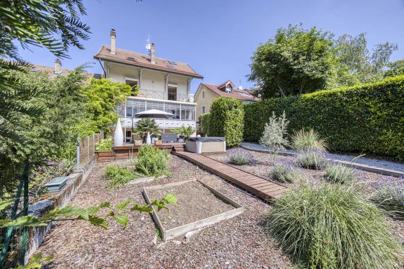 Maison - 251 m² - 10 pièces