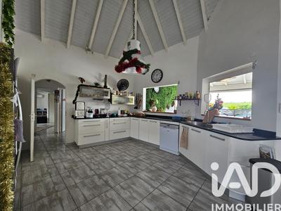 Maison - 184 m² - 6 pièces