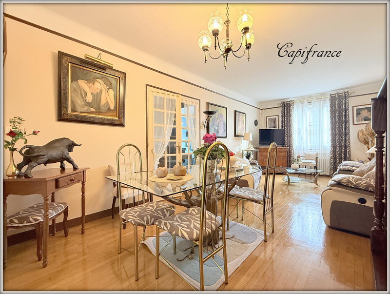 Maison - 170 m² - 9 pièces