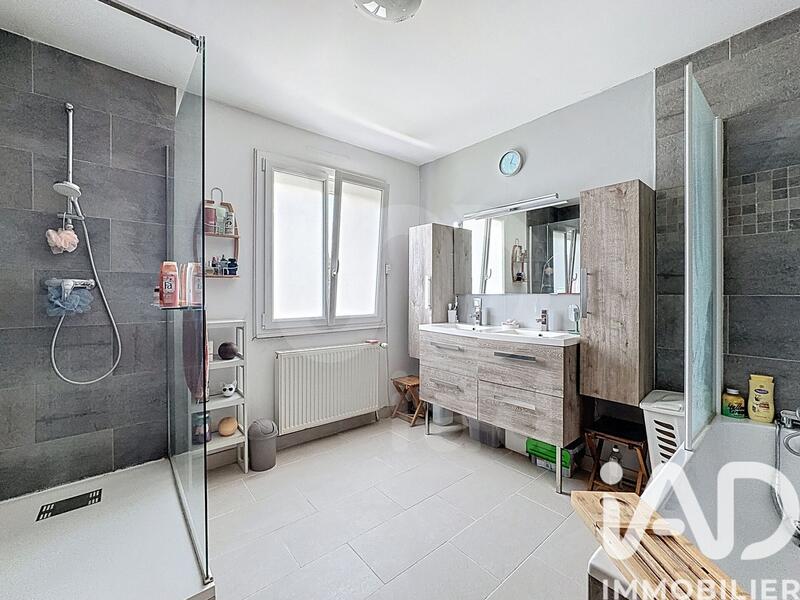 Maison - 127 m² - 7 pièces