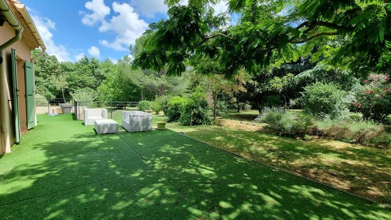 Propriété - 231 m² - 8 pièces